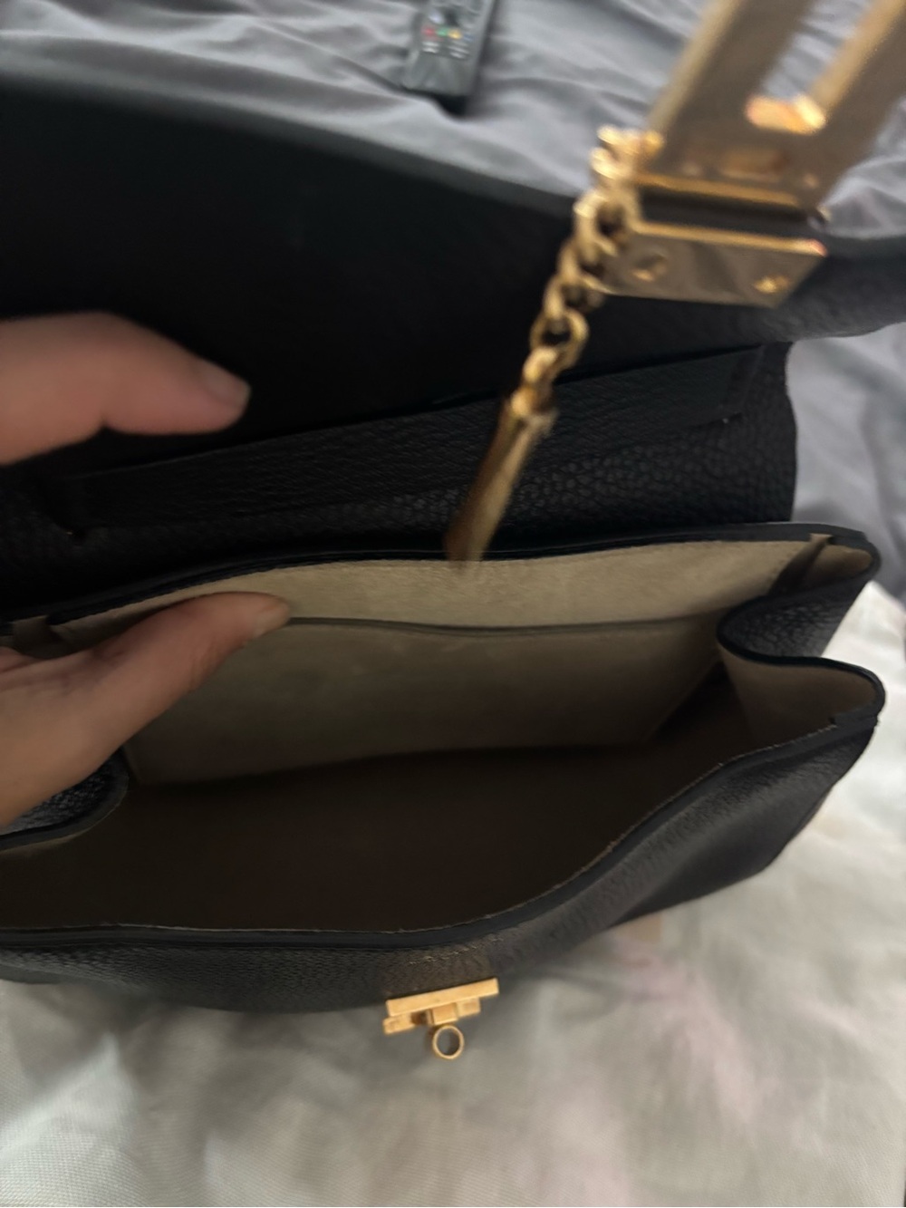 Chloe Black Drew Small Leather Crossbody with Gold Hardware - Picture 4 of 4